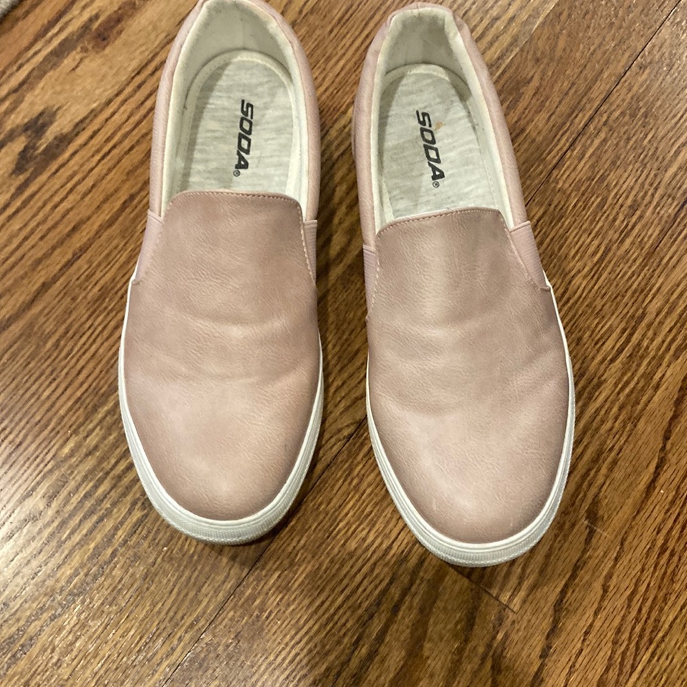 Light pink soda slip on